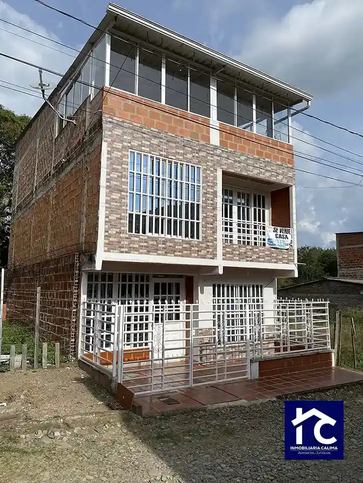 Casa de 3 pisos Barrio Luisa Fernanda